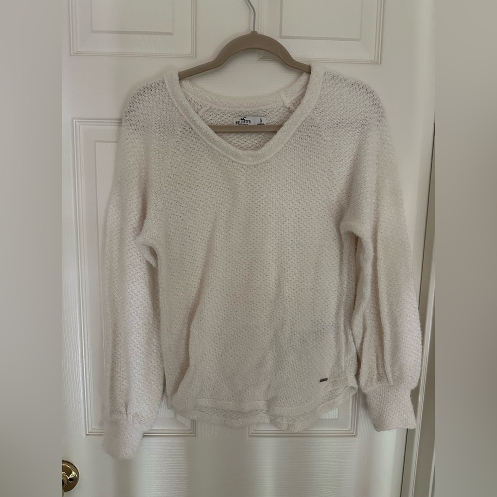 Hollister Women's Soft White Sweater